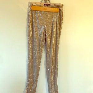 Skinny gold sequined pants